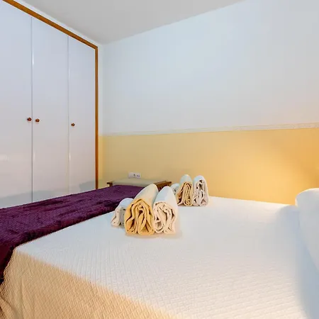 2a Abrigos, Wifi Y Balcon *